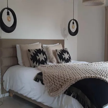Provencale Contemporaine Vue & Piscine Chauffee 3 En-suite