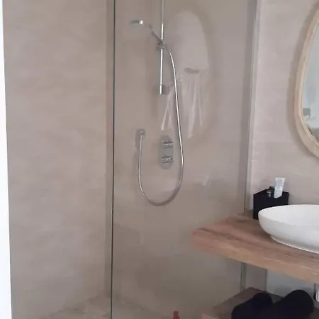 Provencale Contemporaine Vue & Piscine Chauffee 3 En-suite Villa L'Eglise